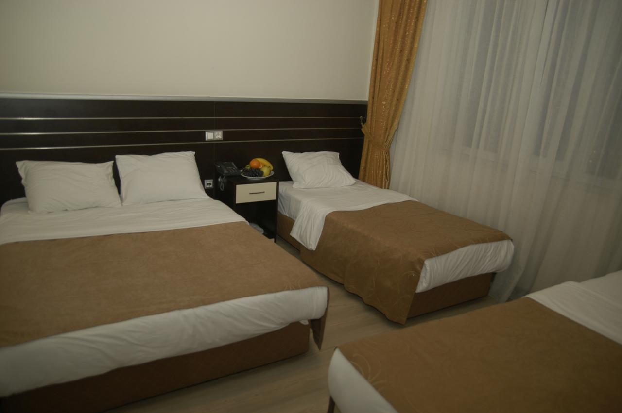 Merdan Hotel Istanboel Buitenkant foto